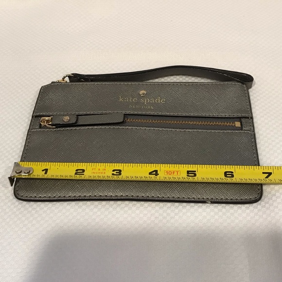Kate Spade New York Mika’s Pond Bee Wristlet Color Silver - Picture 3 of 6